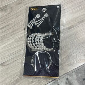 Spirit Halloween Silver and Pearl Hair Accessory Set